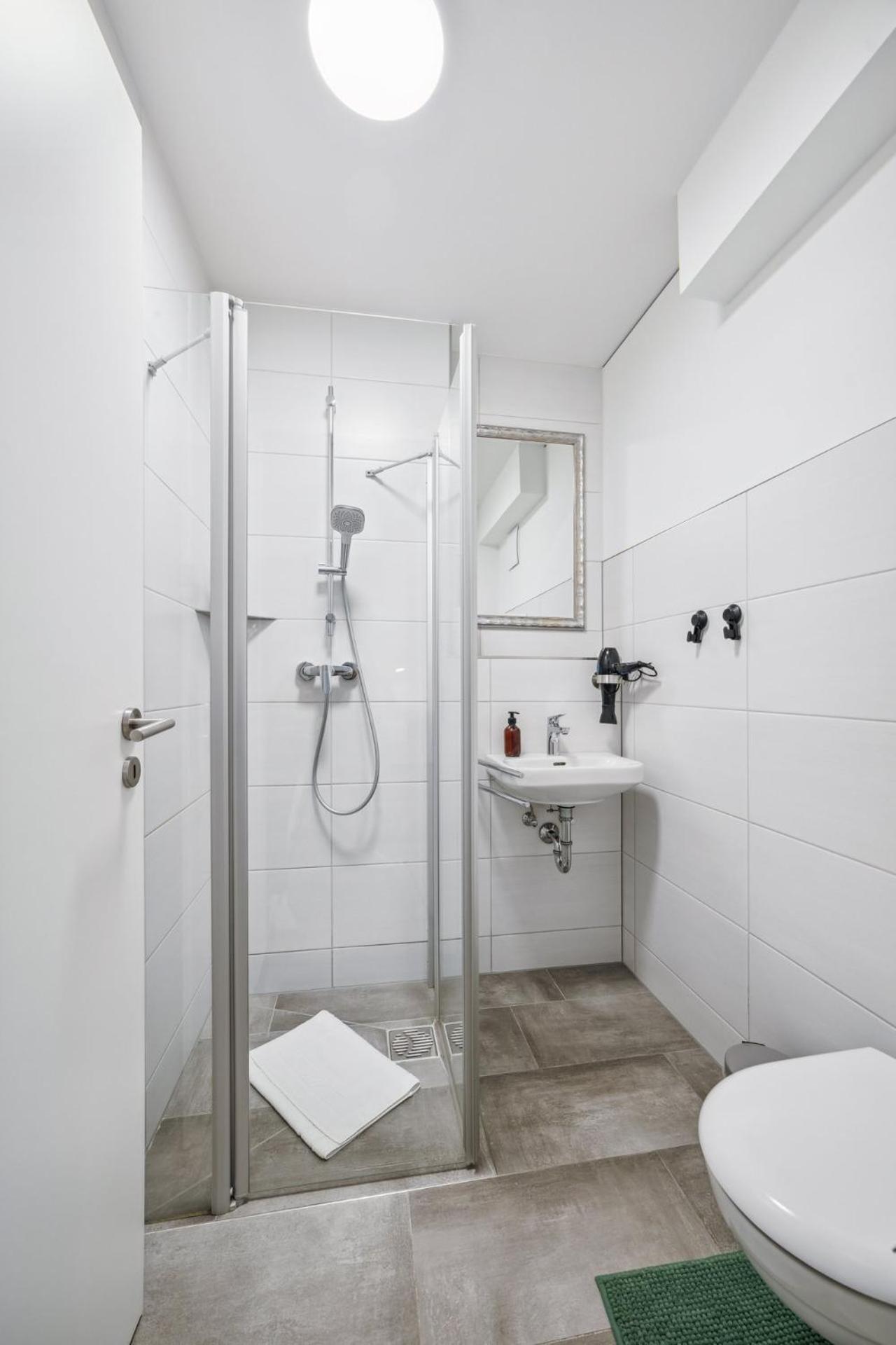 Sali Homes Elegant And Stylish Retreat In Heart Of Bayreuth, Close To River エクステリア 写真