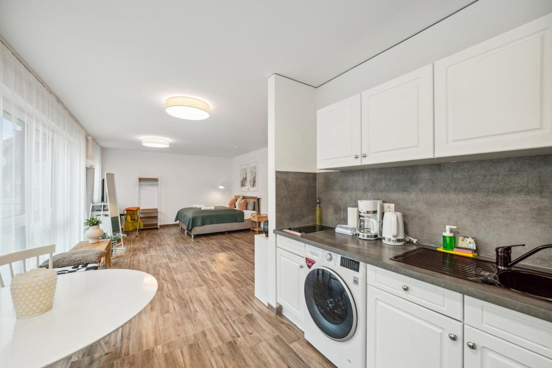 Sali Homes Elegant And Stylish Retreat In Heart Of Bayreuth, Close To River エクステリア 写真